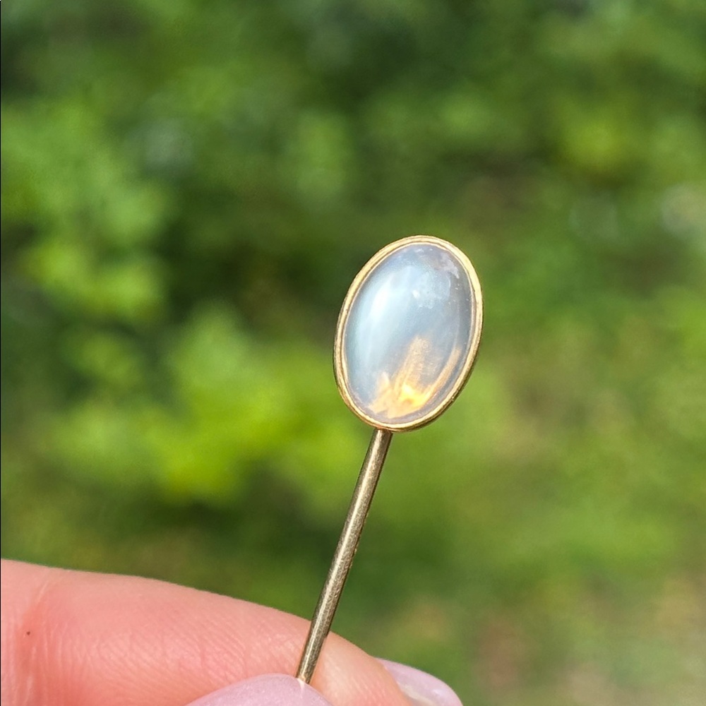 14K Yellow Good Moonstone stickpin